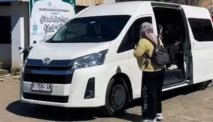 harga rental hiace purwokerto terbaru dan terupdate di hens transport