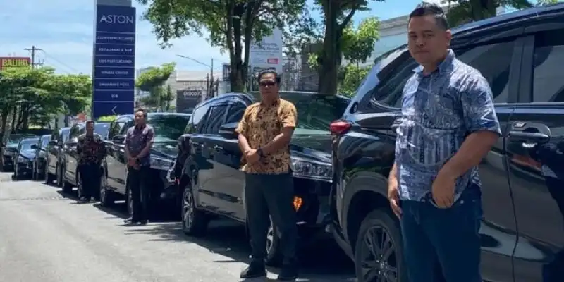 Koleksi armada kendaraan terawat dan siap jalan dari Hens Transport