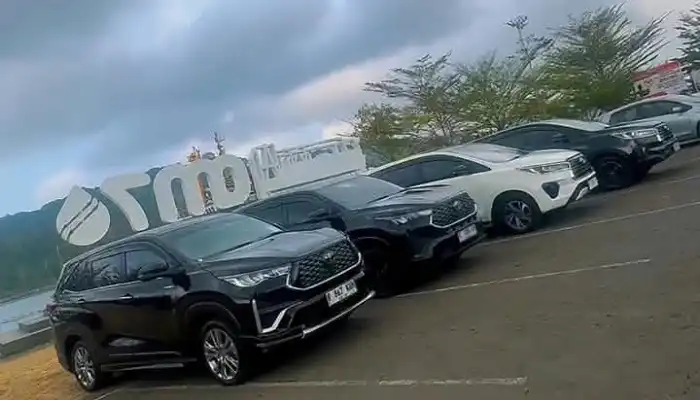 Berbagai kategori pilihan kendaraan siap pakai dan terawat di Hens Transport