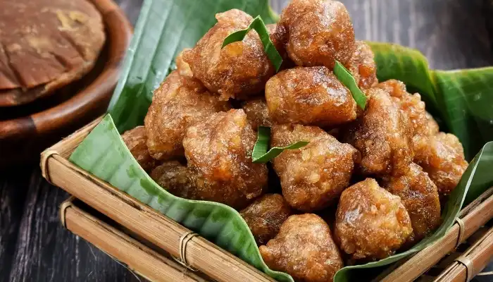 Berbagai pilihan pusat oleh-oleh khas Purwokerto seperti Getuk Sokaraja dan Nopia